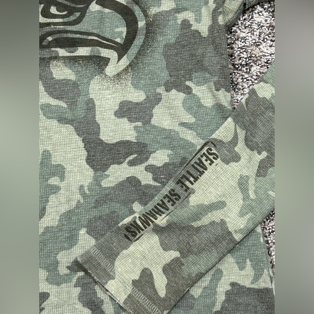 NFL Team Apparel Women's Camouflage Seahawks Waffle Knit Top Size XS - Picture 3 of 4